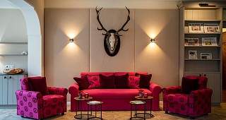 Sofa und Sessel